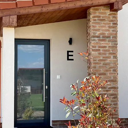 Vysoke Tatry House E For 2 - 4 People 度假居 *